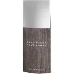 L’Eau d’Issey pour Homme Edition Bois by Issey Miyake bottle