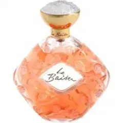 Le Baiser by Lalique bottle