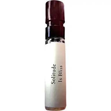 Solitude is Bliss by Folie à Plusieurs bottle
