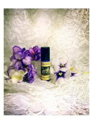 Violet White Leather by Solstice Scents bottle