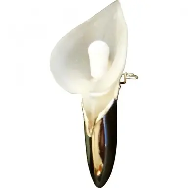 Vie privée Perfumed Brooch by Yves Rocher bottle
