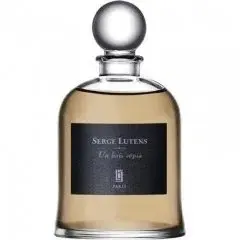 Un bois sépia by Serge Lutens bottle