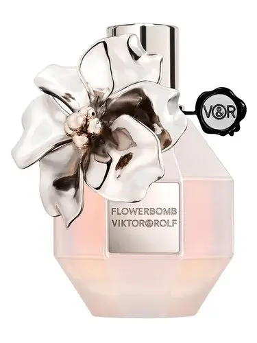 Flowerbomb Pearl Pink Limited Edition by Viktor Rolf bottle