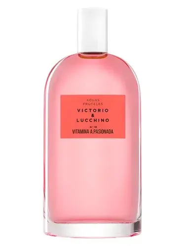 Nº 19 Vitamina A.Pasionada by Victorio Lucchino bottle