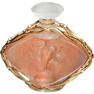 Le Baiser Parfum by Lalique bottle