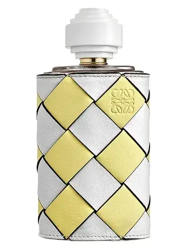 Paseando por la Calle Mayor by Loewe bottle
