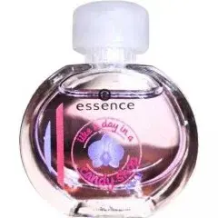 Like a Day in a Candy Shop - Floral by Essence bottle