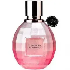 Flowerbomb La Vie En Rose 2014 by Viktor Rolf bottle
