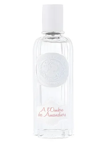 À L'Ombre des Amandiers by Jeanne en Provence