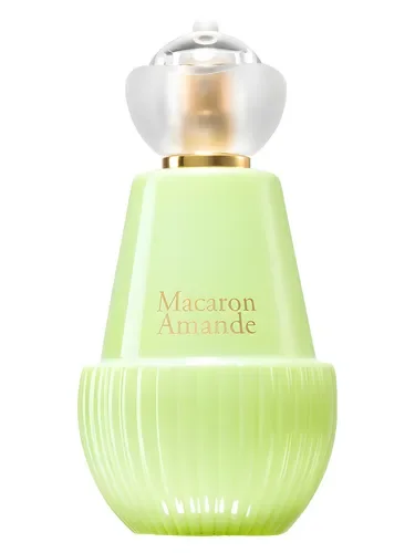 Macaron Amande by Jeanne Arthes